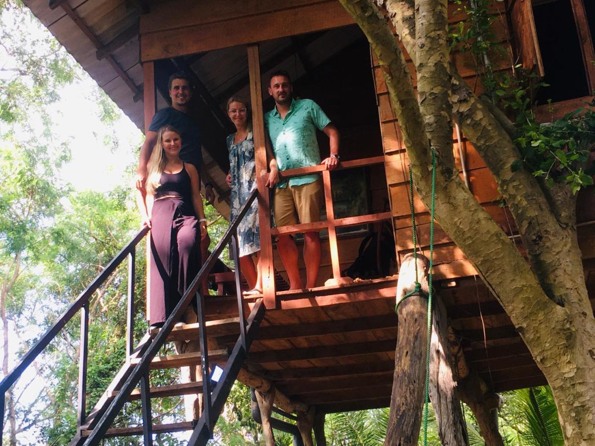 Tree House Hostel Sigiriya Bagian luar foto