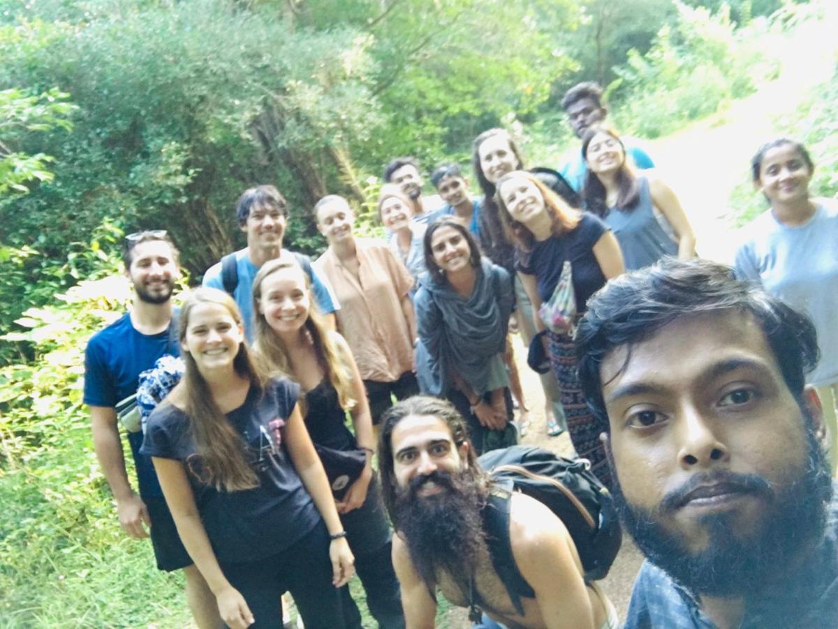 Tree House Hostel Sigiriya Bagian luar foto