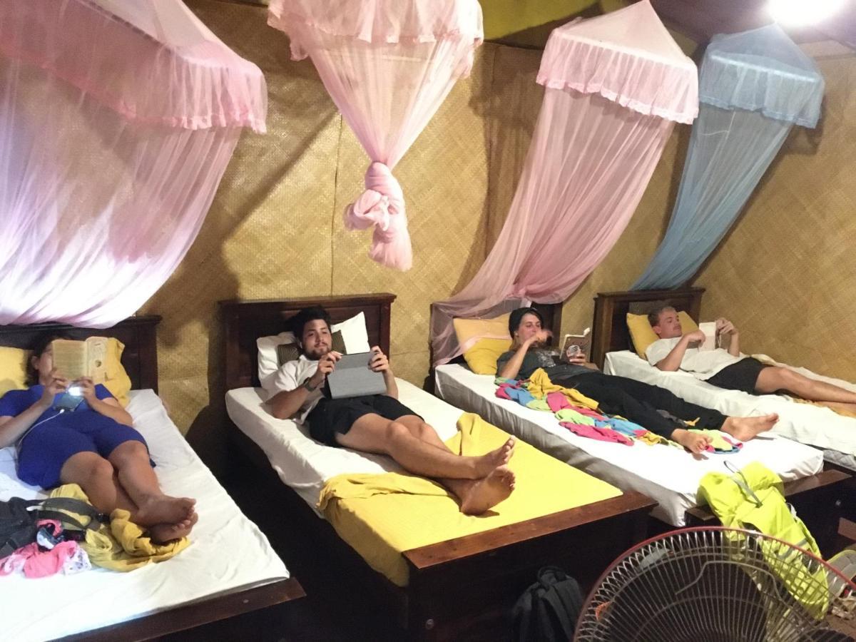 Tree House Hostel Sigiriya Bagian luar foto