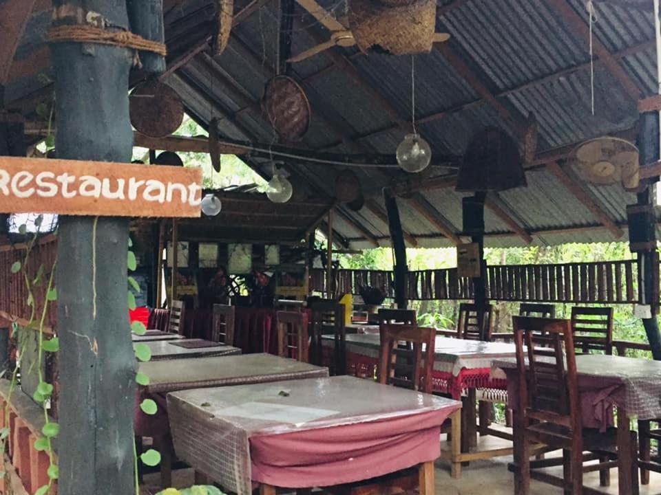 Tree House Hostel Sigiriya Bagian luar foto